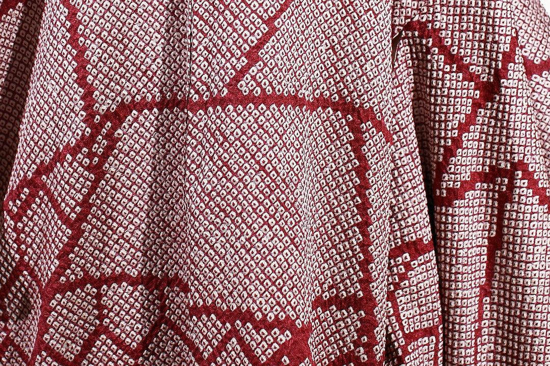 Vintage Japanese Shibori Haori Jacket - Cherry Blossom Grid Pattern in Red and White