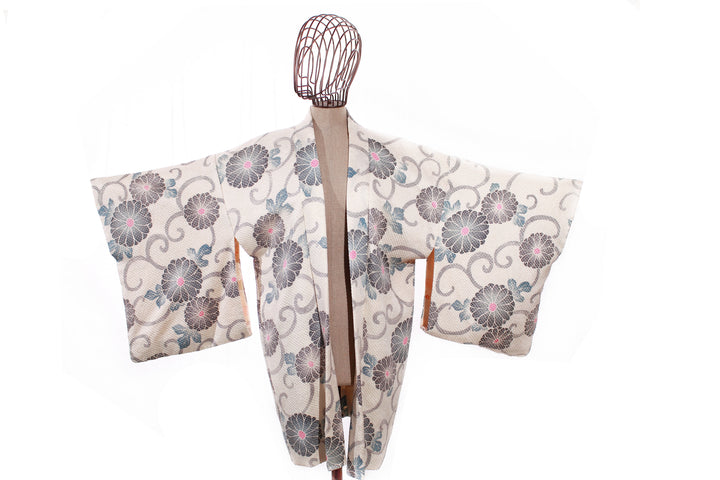 Elegant Chrysanthemum-Patterned Vintage Shibori Haori Kimono Jacket